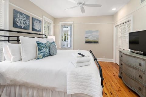 Magnolia Cottage House in Saint Simons Island