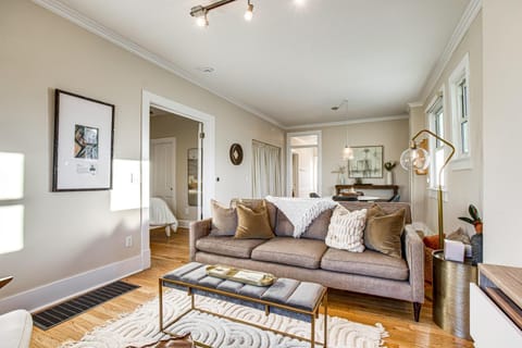 Stay and Play in South Denver! 7 Mi to LoDo House in Englewood