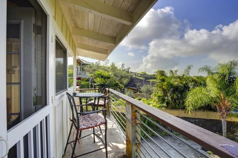 Cozy Kona Coast Apt with Lanai about 8 Miles to Beach! House in Kalaoa