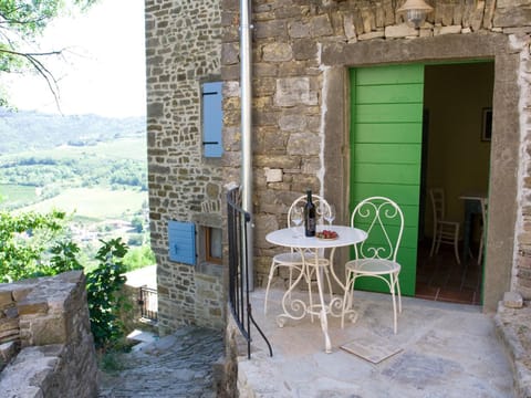 Facade/entrance, Garden, Balcony/Terrace
