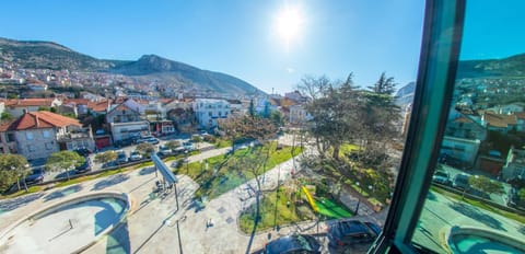 City view, Street view