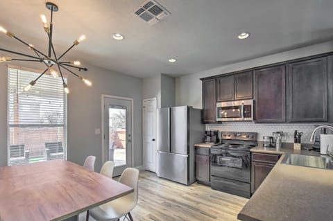 San Antonio Home with Patio and Grill Near SeaWorld! House in San Antonio