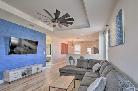 San Antonio Home with Patio and Grill Near SeaWorld! House in San Antonio