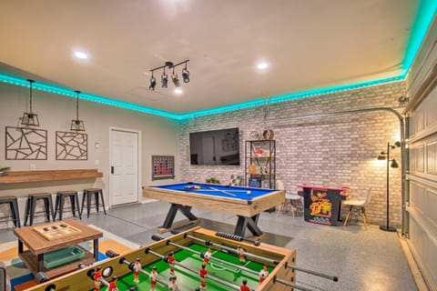 San Antonio Home with Patio and Grill Near SeaWorld! House in San Antonio