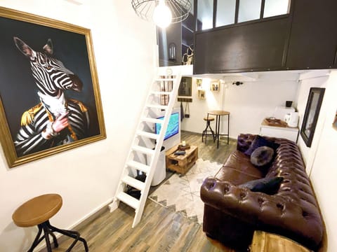 Living room, Decorative detail, Seating area