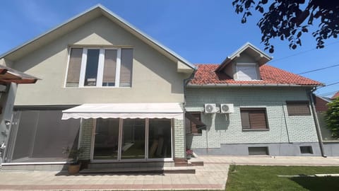 Property building, Day