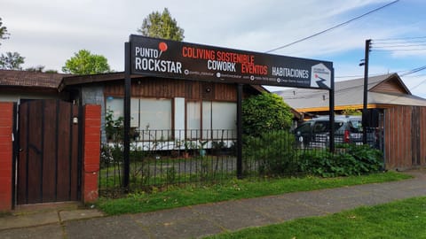 Property building, Garden, Parking