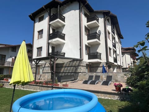 Property building, Patio, Garden, Balcony/Terrace, sunbed