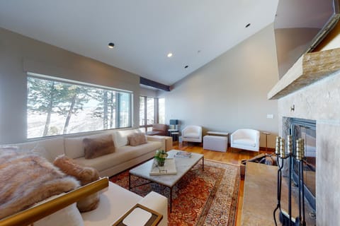 Red Sky Luxury Retreat House in Edwards