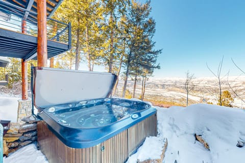 Red Sky Luxury Retreat House in Edwards