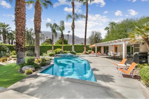 Day, Natural landscape, Garden, Garden view, Mountain view, Swimming pool