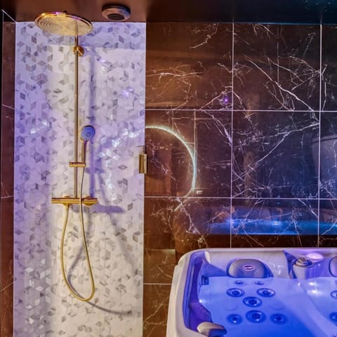 Villa avec jacuzzi privatif House in Île-de-France