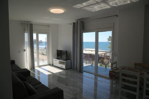 TV and multimedia, Living room, Seating area, Sea view