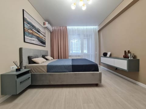 Bedroom, bunk bed, towels