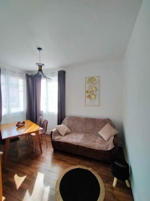 Proche du Stade Omnisports et à pied du Lac Apartment in Auvergne-Rhône-Alpes