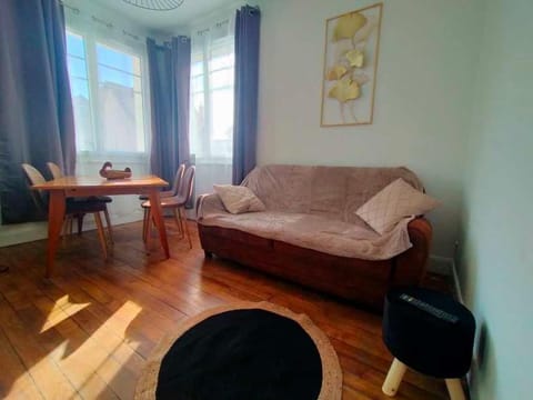 Proche du Stade Omnisports et à pied du Lac Apartment in Auvergne-Rhône-Alpes