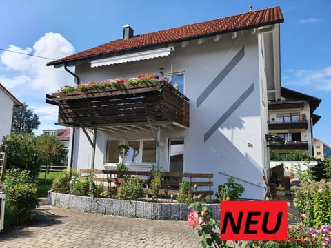 Property building, Patio, Facade/entrance