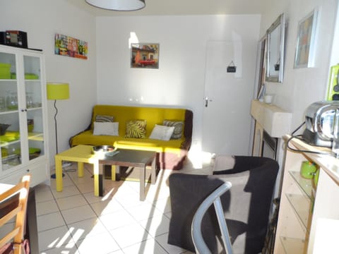 Appartement T2 avec Jardin, Proche Centre et Plage de Cabourg, Parking Inclus - FR-1-487-295 Apartment in Cabourg