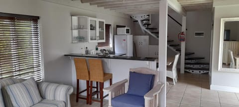 Kitchen or kitchenette, Seating area, Dining area