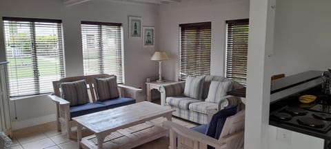 Living room, Lounge or bar, Seating area