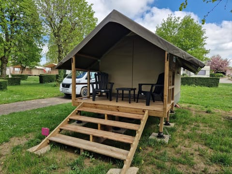 camping les rives du lac Campground/ 
RV Resort in Brittany