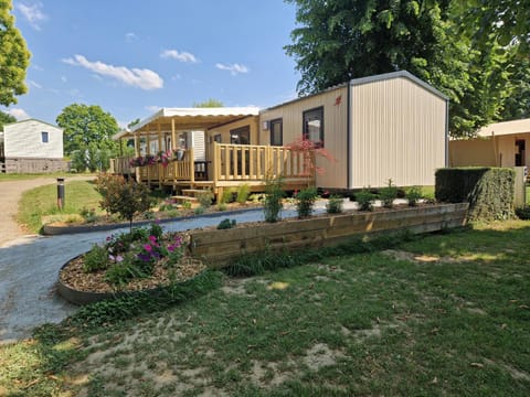 camping les rives du lac Campground/ 
RV Resort in Brittany