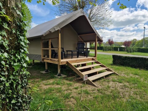 camping les rives du lac Campground/ 
RV Resort in Brittany