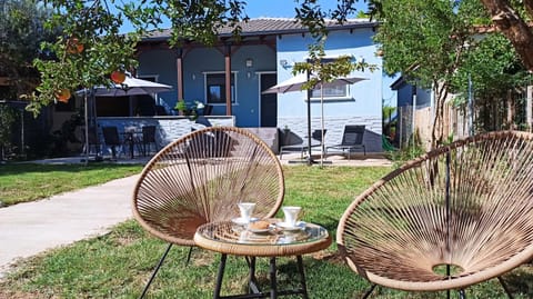 Property building, Patio, Facade/entrance, Garden