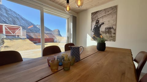 Dining area, Mountain view