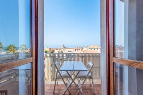 Balcony/Terrace, City view, Sea view, Street view