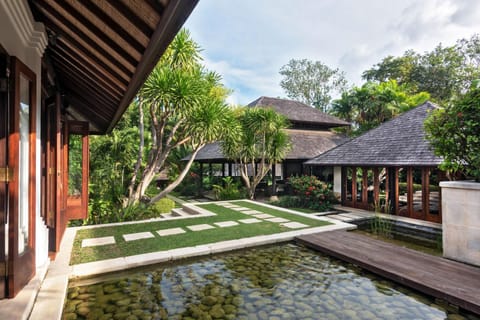Property building, Day