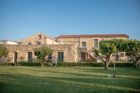Property building, Spring, Day, Natural landscape, Garden view