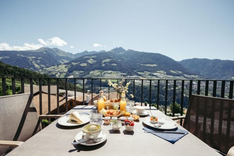 View (from property/room), Balcony/Terrace, Mountain view, Breakfast