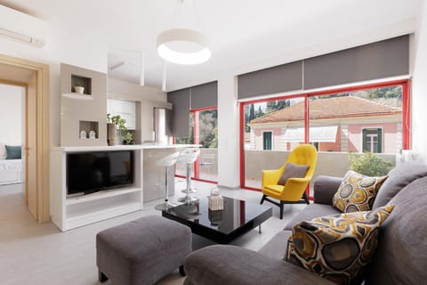 Living room, Seating area, kitchen