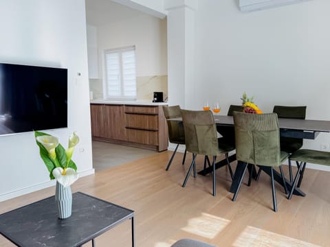 Apartments Piscina-Grey Apartment in Podstrana