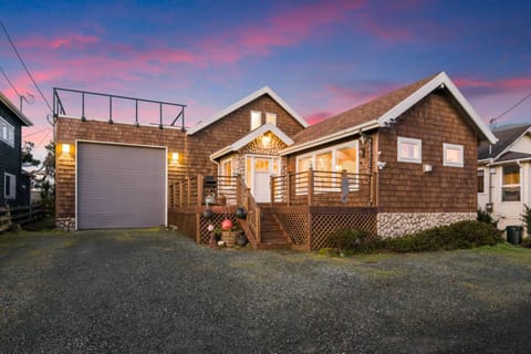 Manhattan Beach Escape House in Rockaway Beach