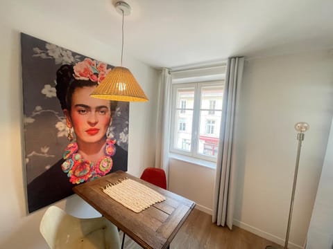Dining area, Meals
