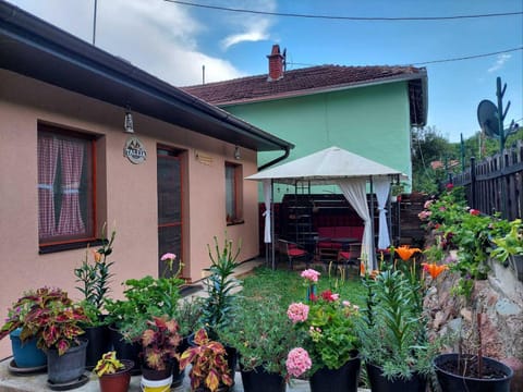 Garden, Garden view
