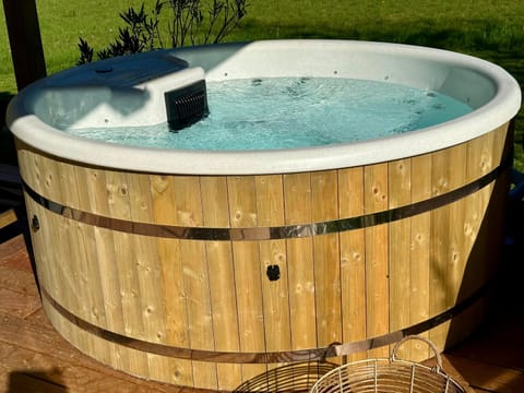 Hot Tub, Spa and wellness centre/facilities