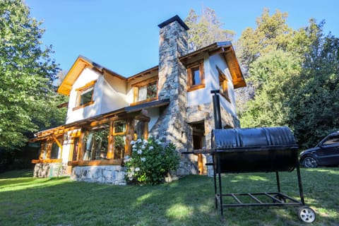 Property building, Day, BBQ facilities, Garden, Garden, Garden view