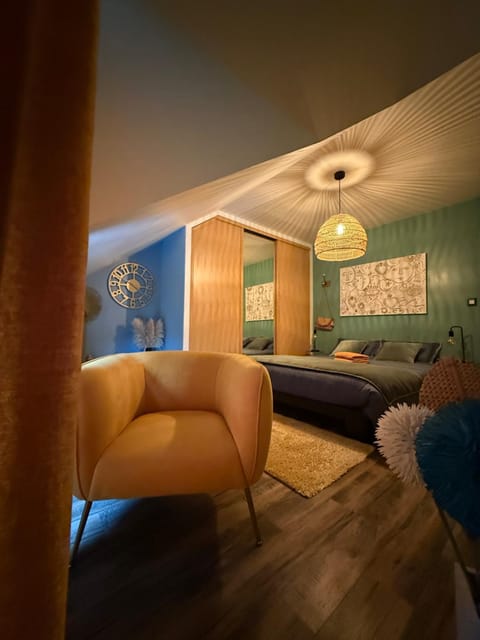 Chez Béa Calme avec sa jolie vue sur jardin, confort assuré Bed and Breakfast in Granville