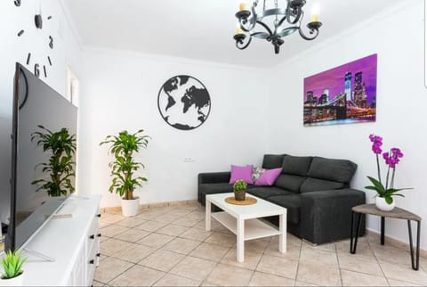 Communal lounge/ TV room, TV and multimedia, Living room