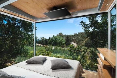 Patio, Spring, Bed, Natural landscape, Garden, View (from property/room), Balcony/Terrace, Photo of the whole room, Bedroom, Garden view