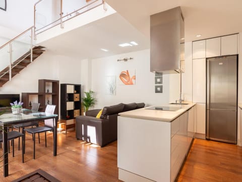 Kitchen or kitchenette, Seating area