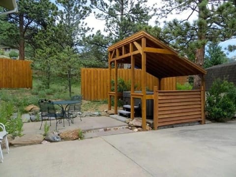Bear House -- EV #3073 home House in Estes Park