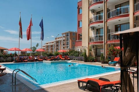 Pool view, Swimming pool