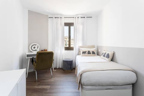 Stylish&bright Close To Subway Apartment in L'Hospitalet de Llobregat