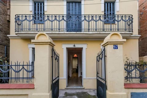 Lovely Designed House Connected To Center House in Barcelona
