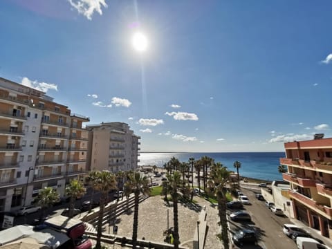 City view, Sea view