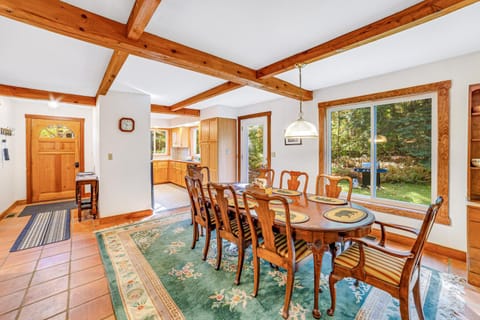 Cozy Cabin in the Woods Cabin in South Londonderry